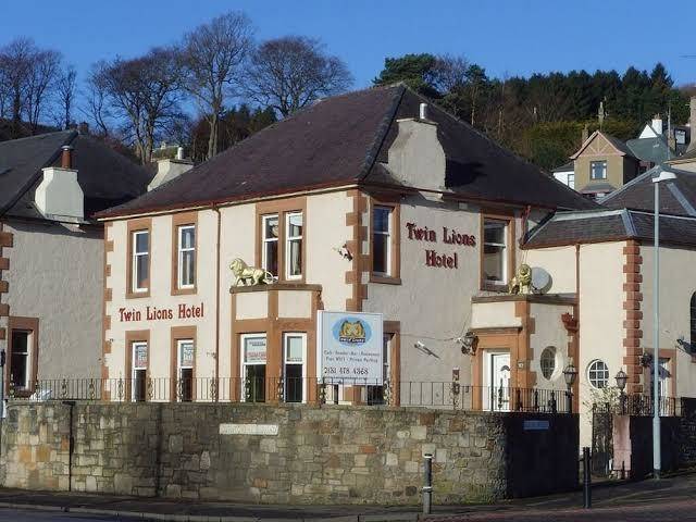 Twin lions hotel
