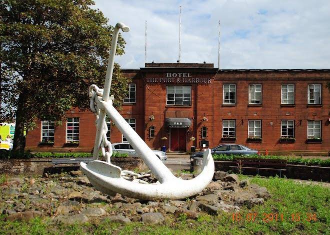 Port & harbour restaurant & hotel