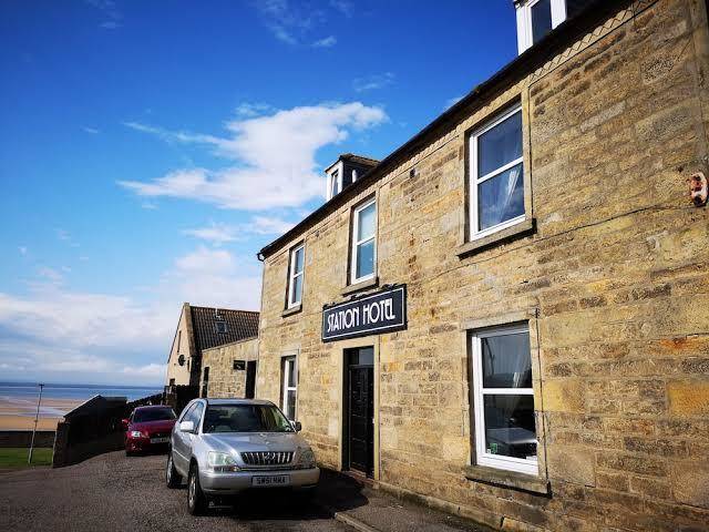 Station hotel
