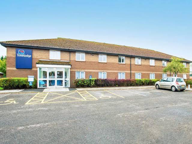 Travelodge kinross m90