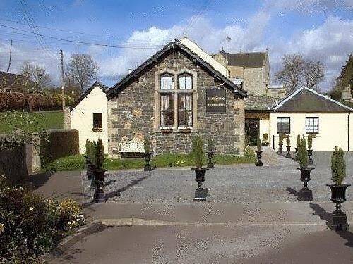The horseshoe inn