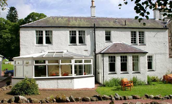 Balbeg country holidays