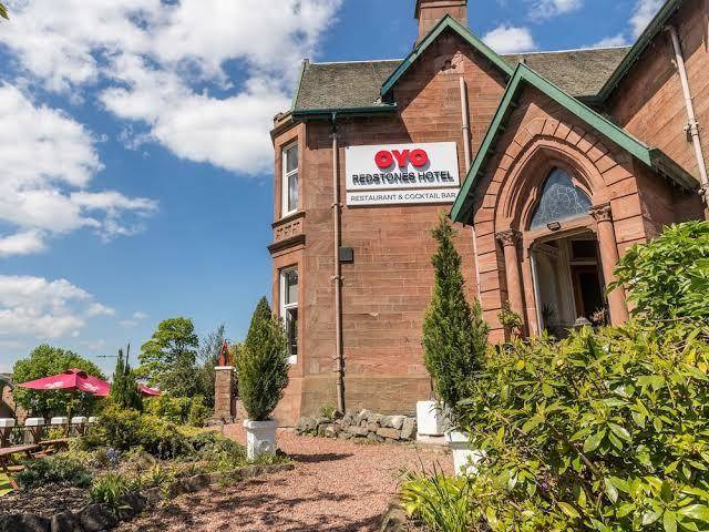 Red stones hotel