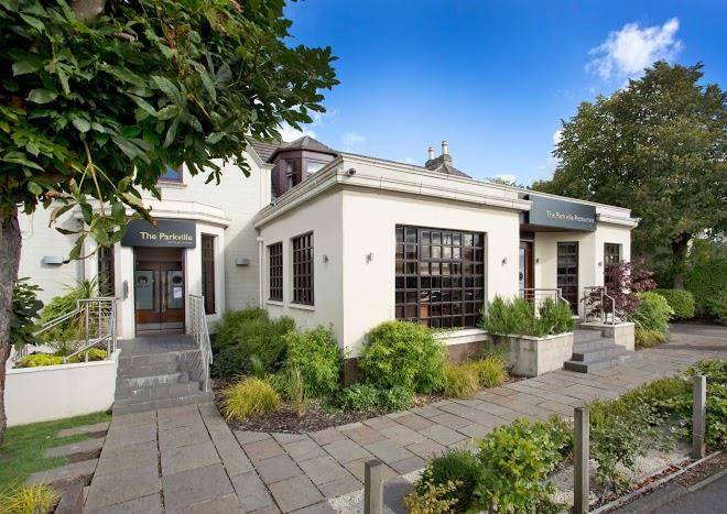 The parkville bar restaurant & hotel
