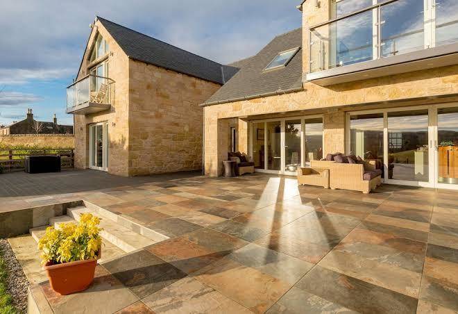 The queen's view luxury b&b