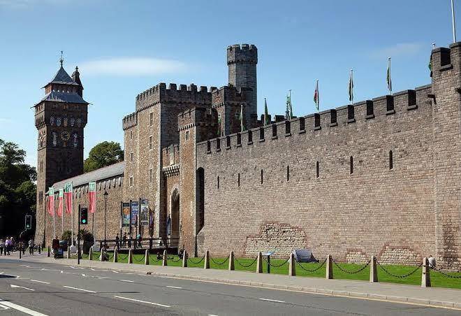 Hotel Campanile Cardiff Image