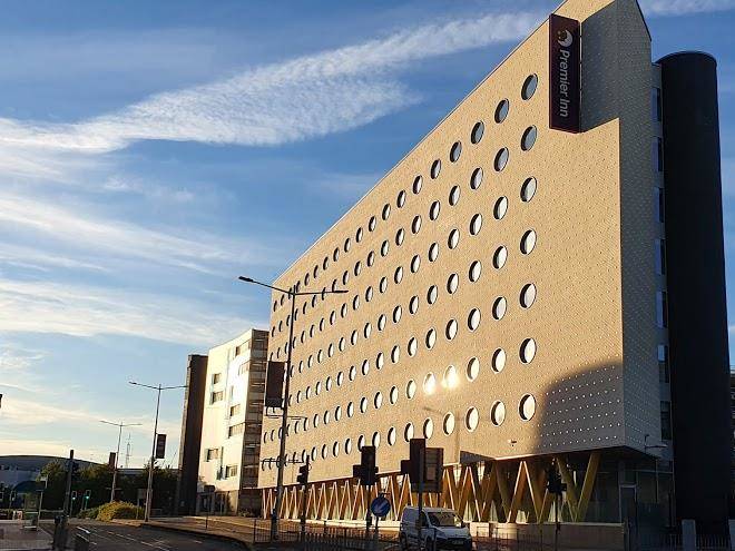 Premier inn cardiff bay hotel