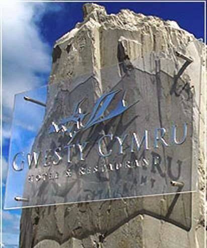Gwesty cymru hotel & cafe bar