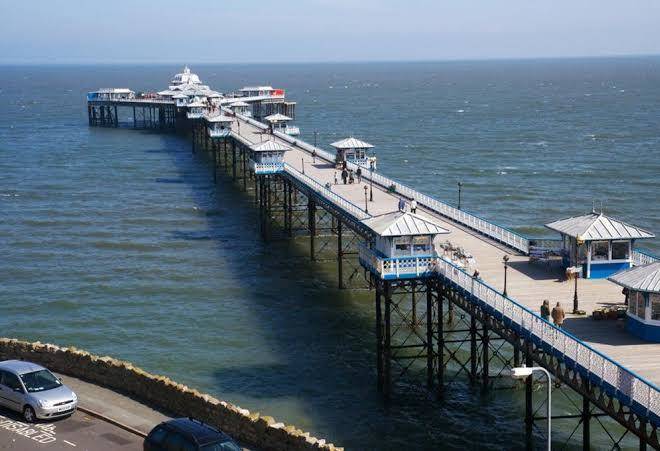 Between the bays llandudno