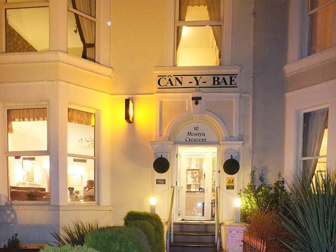 Can y bae hotel