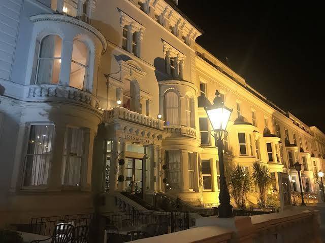 Iris hotel
