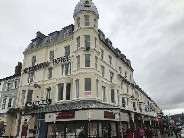 The new alexandra hotel