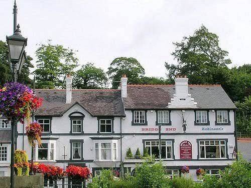 Bridge end hotel