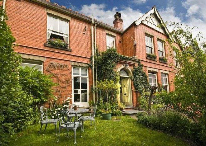 Glasgwm bed and breakfast