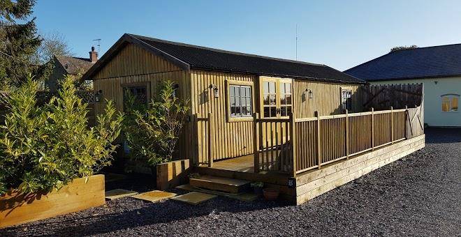Sunset cabin with hot tub in north wales