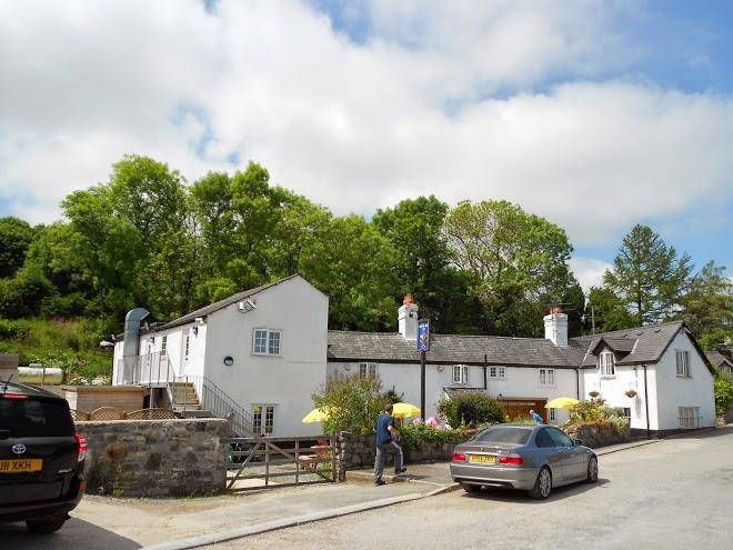 The glan yr afon inn