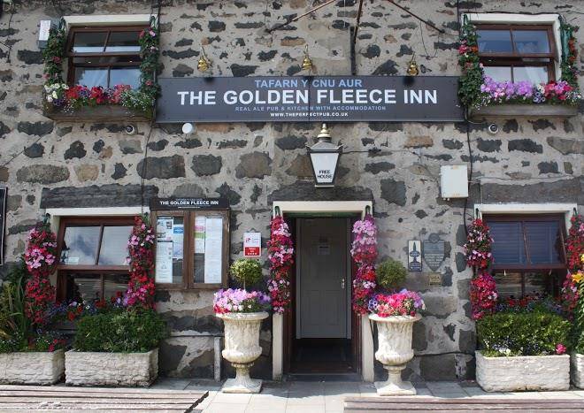 Golden Fleece Inn Image