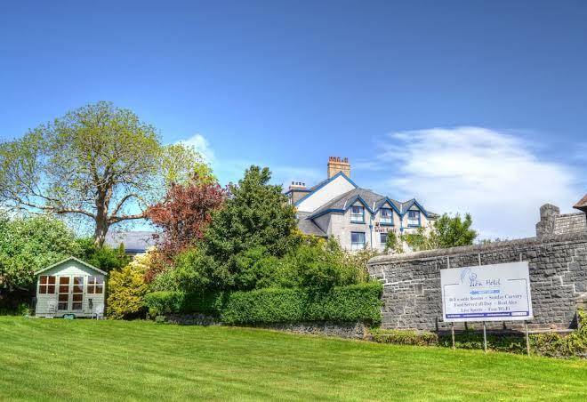 Lion hotel