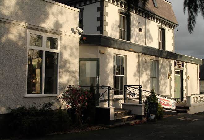 The menai hotel & bar