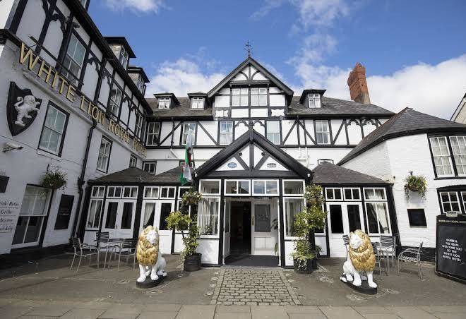 White lion royal hotel