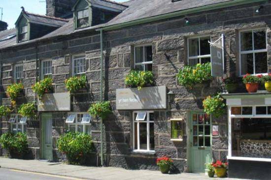 Yr hen fecws restaurant and b&b