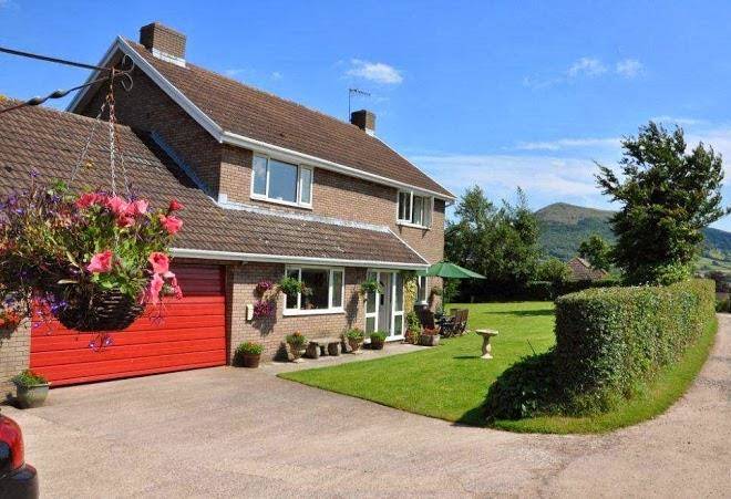 Penyclawdd farm abergavenny b&b