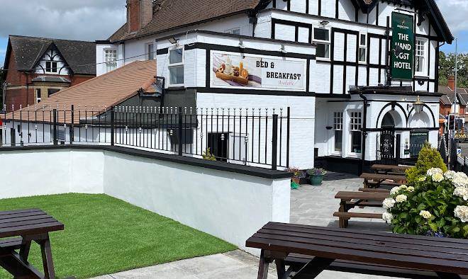 The hand post hotel
