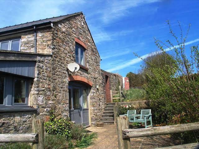 Lower Lamphey Park Image