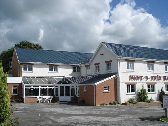 Nantyffin motel