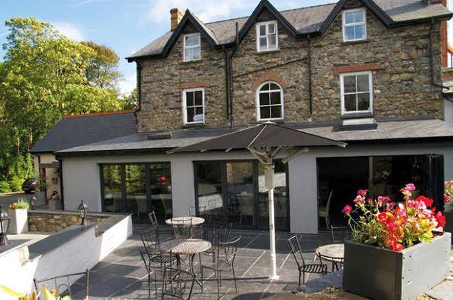 Wolfscastle country hotel