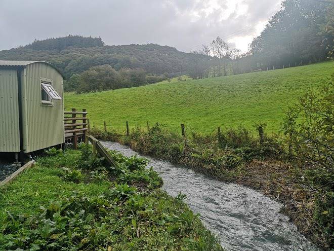 Cut sinc shepherd's hut