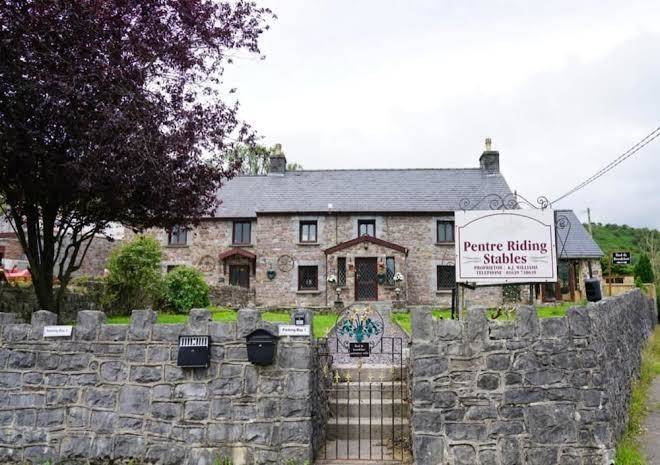 Pentre riding stables