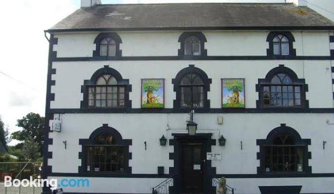 The golden lion hotel