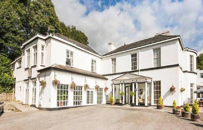 The manor hotel