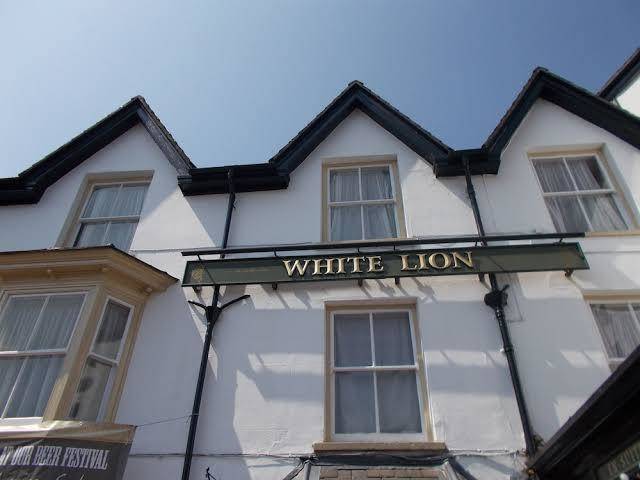 The white lion hotel Machynlleth