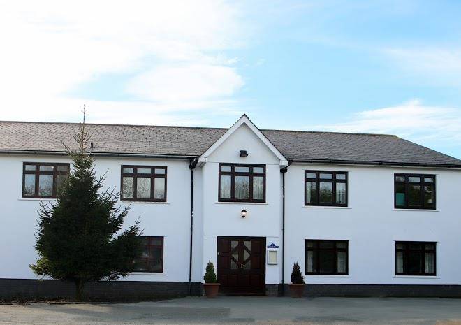 The Vale Hotel & Touring Caravan Park Image