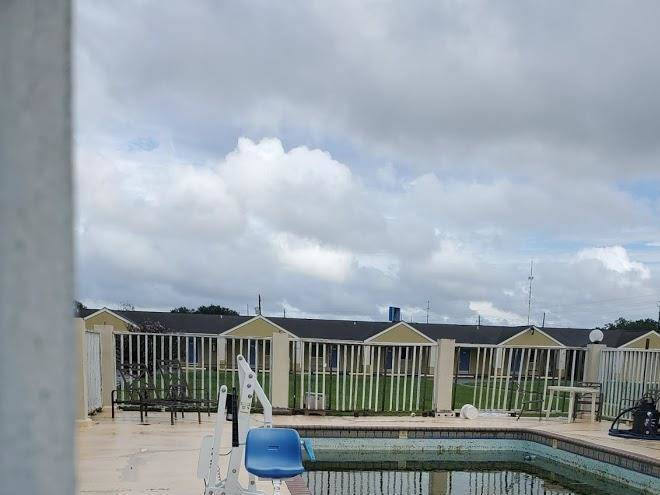 Hilcrest inn & suite