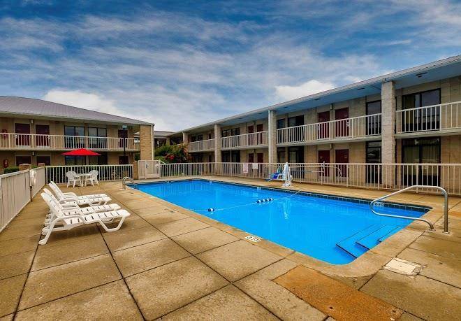 Red roof inn gadsden
