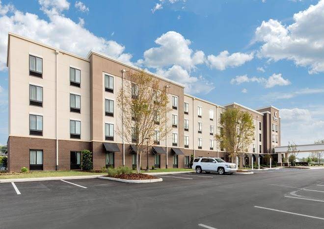 Comfort inn and suites crossplex vilage