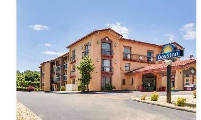 Days Inn By Wyndham Birmingham West Image