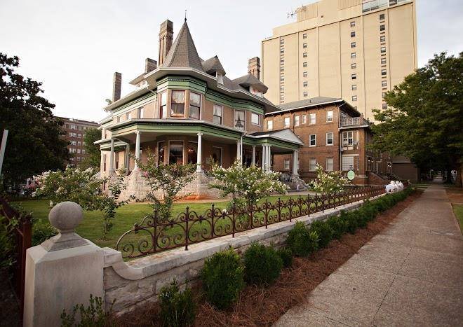 Hassinger daniels mansion bed and breakfast
