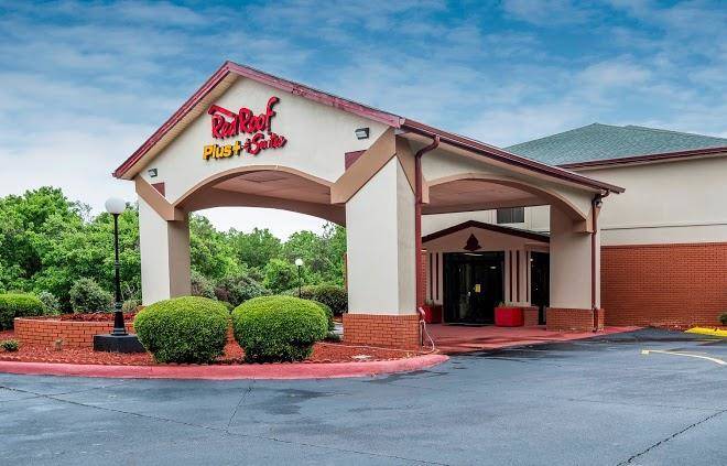 Red Roof Plus+ & Suites Opelika Image