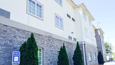 Studio 6 opelika al auburn al