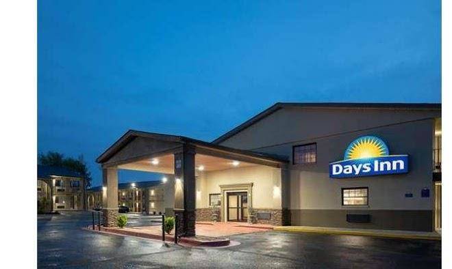 Days inn & suites by wyndham athens alabama
