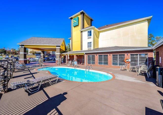 Quality inn & suites huntsville research park area