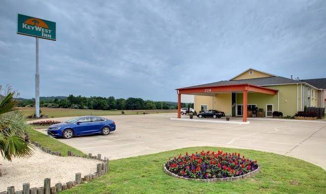 Key West Inn Of Hamilton Image