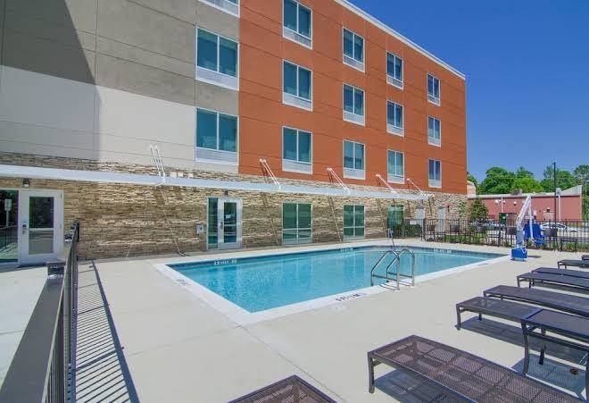 Holiday inn express & suites mobile university area