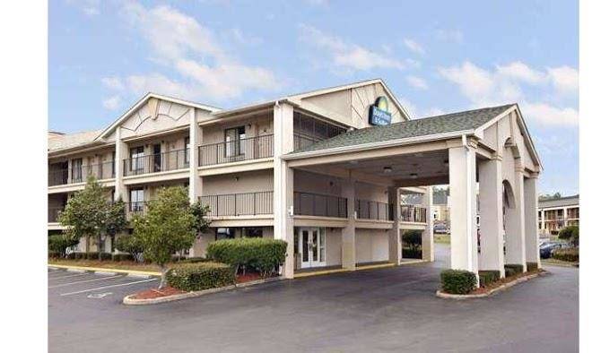 Days inn & suites by wyndham mobile