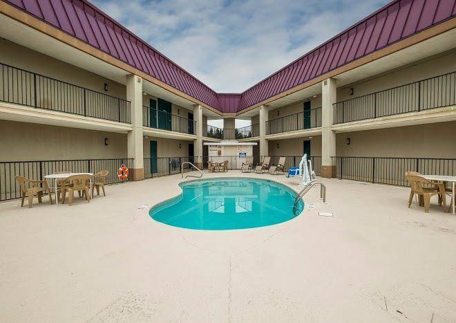 Red roof inn mobile north saraland