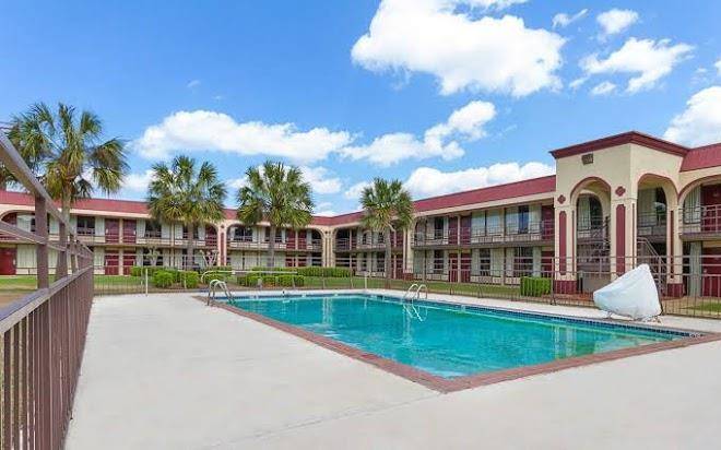 Red roof inn montgomery midtown